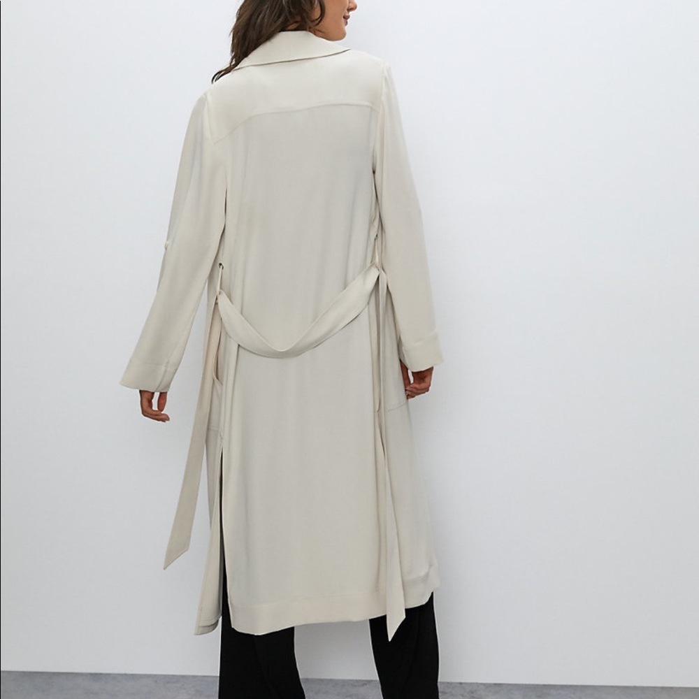 Khalo Robe - Picture 2 of 7